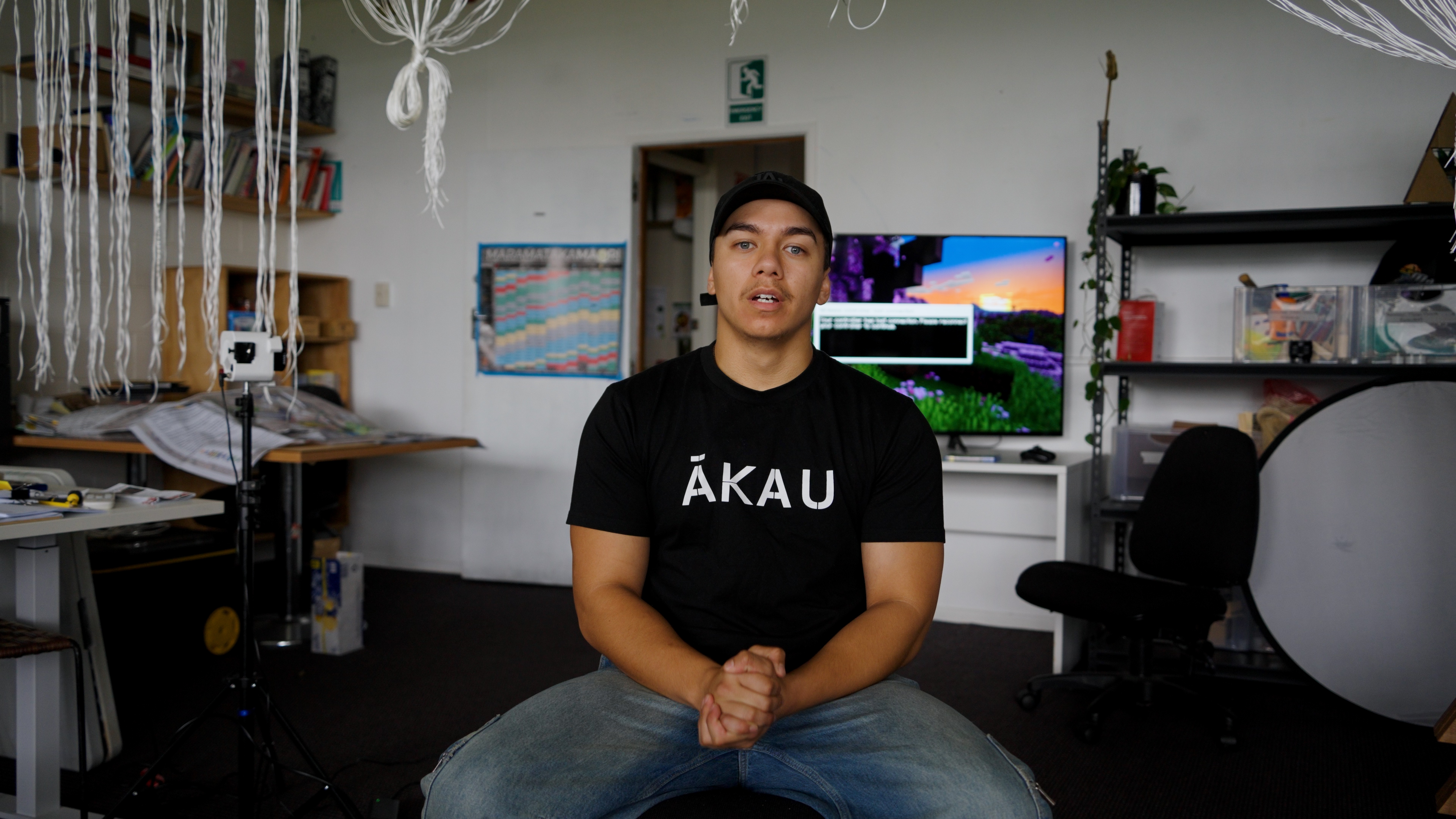 Sequence 01 00 02 55 23 Still007