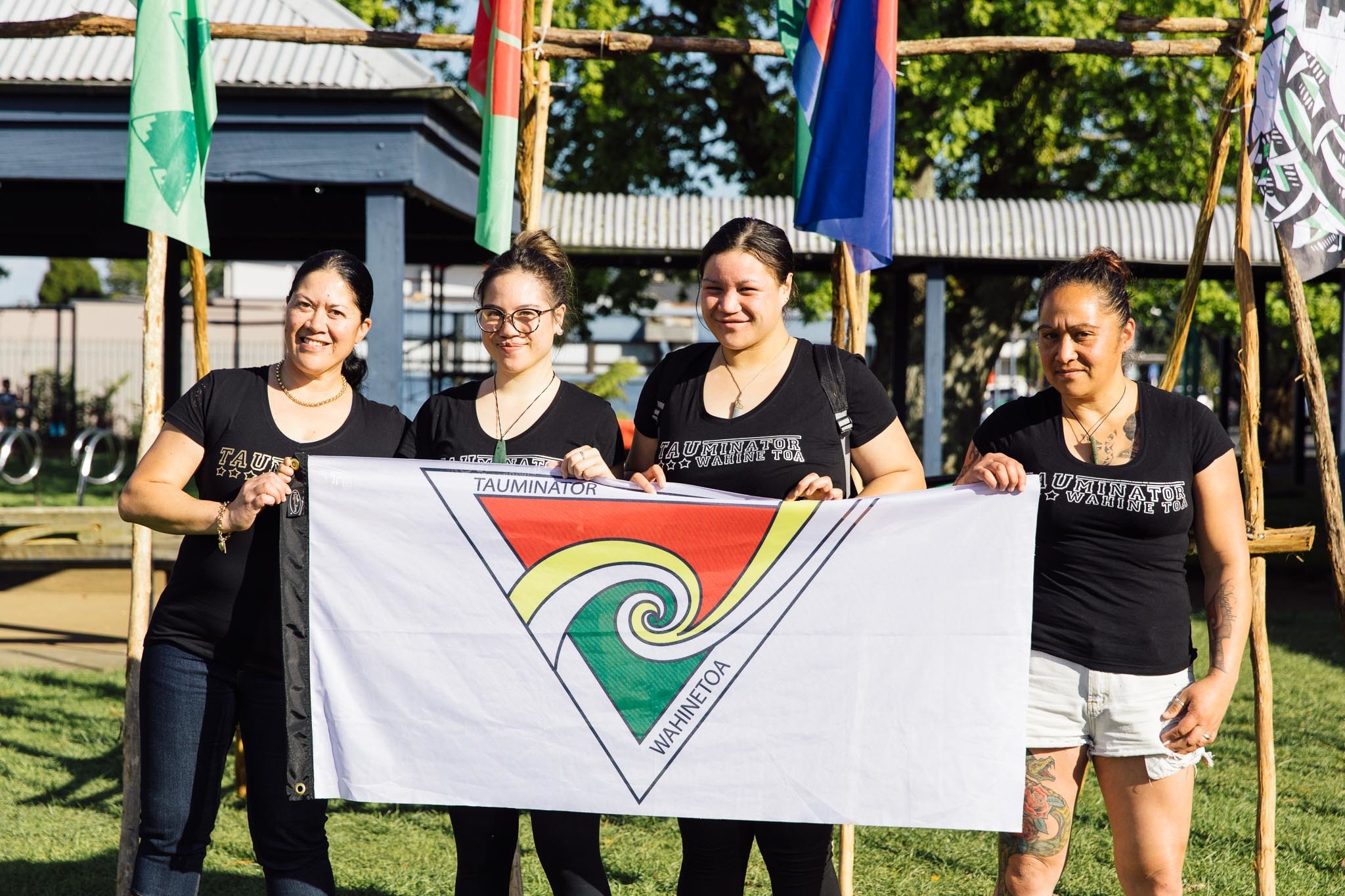 ĀKAU Flags SELECTS WEB 6040 8